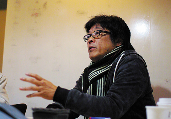 対談する小笠原 弘さん