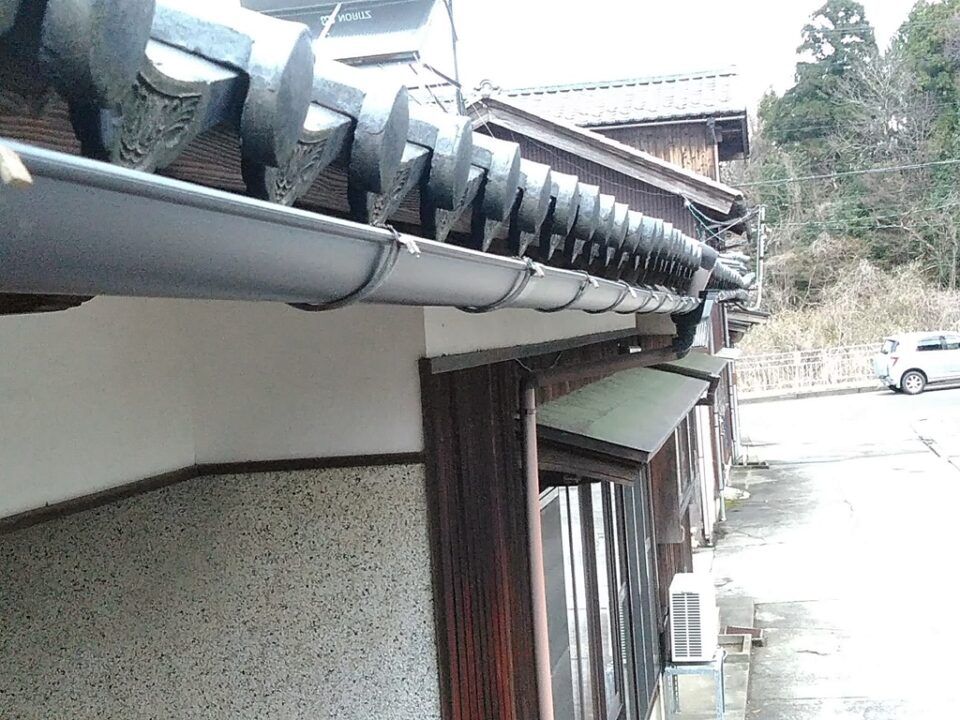 福井市で雨どいの交換工事