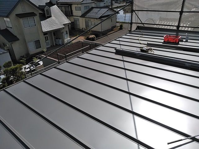 福井市で金属屋根の工事でした