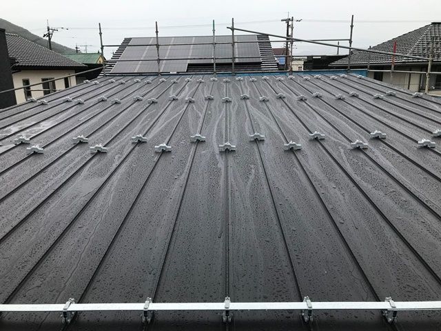 敦賀市で新築屋根の立平ロック施工です２