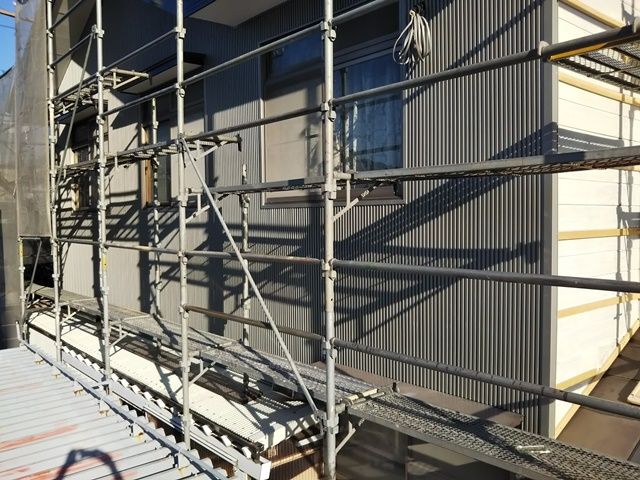 敦賀市で外壁リフォームの手伝い・5山スパン張り２