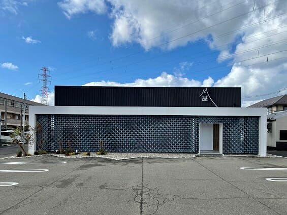 三国町「やま甚」様新店舗へWoven　Ceramic越前の施工